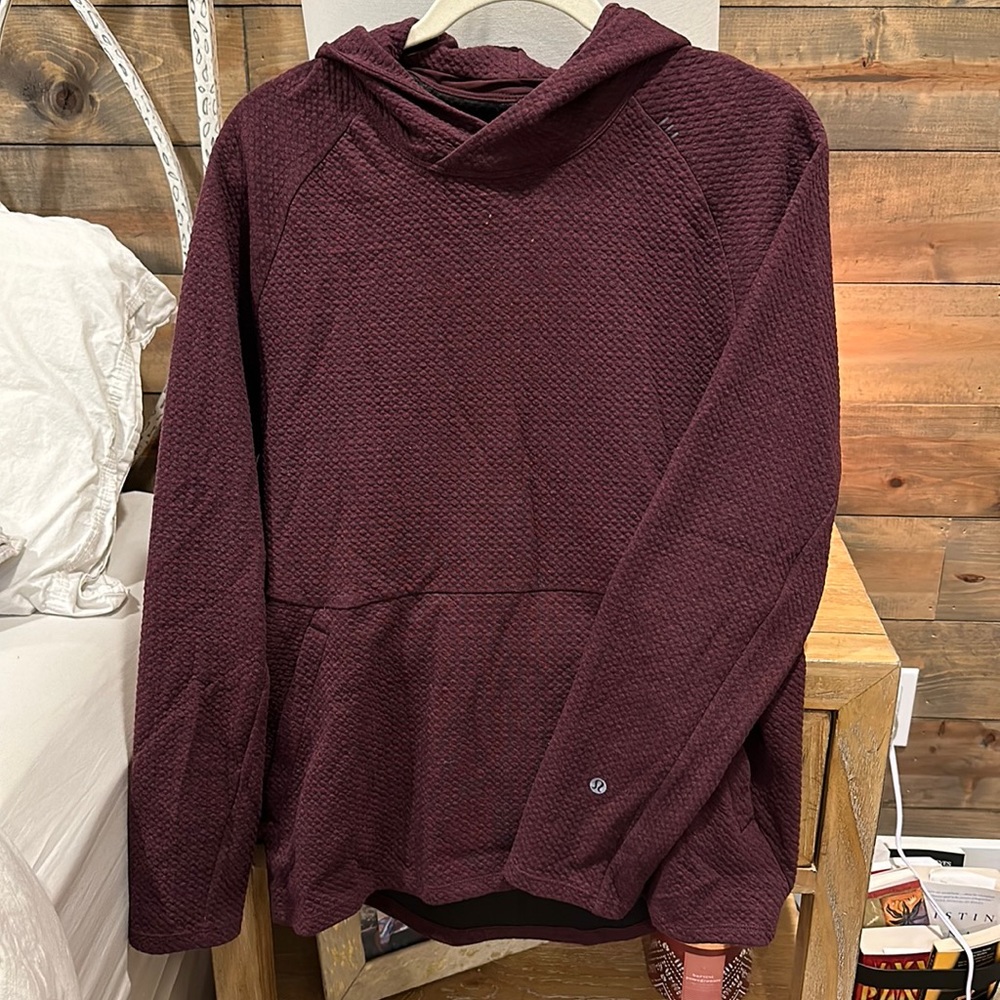 Mens At Ease hoodie size M maroon color